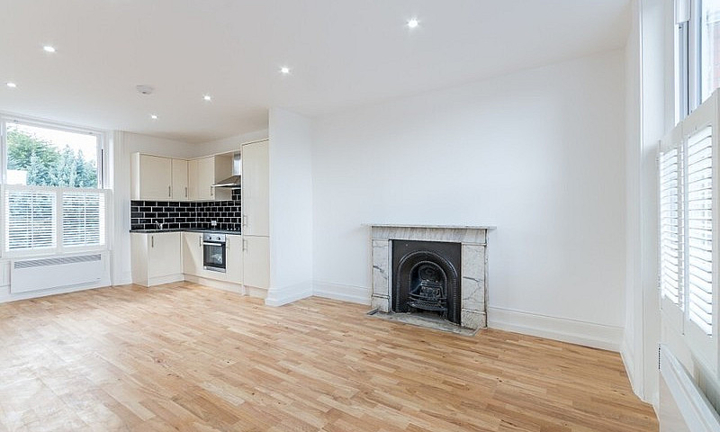 Lovely 2 Bedroom Fla...