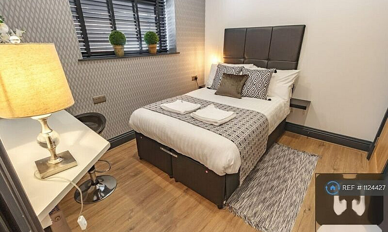 1 Bedroom In Upper F...