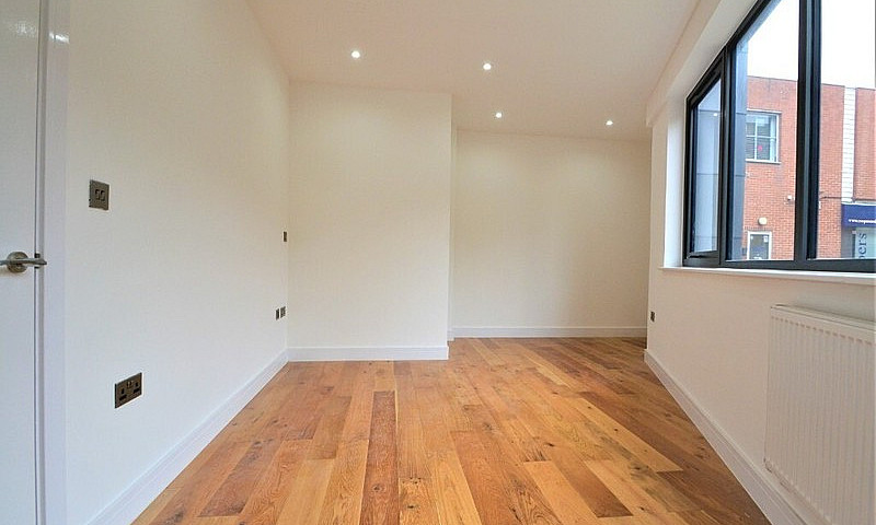 Stunning 1 Bedroom F...