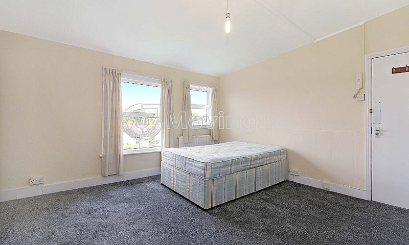 Lovely Studio Flat T...