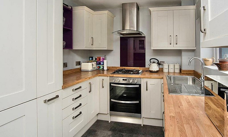 2 Bedroom House In C...