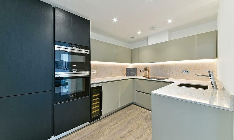 2 Bedroom Flat In Pe...