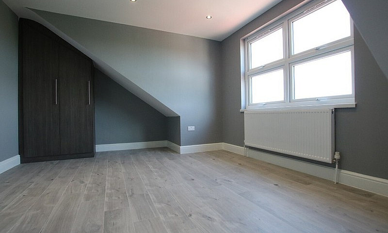 Brand New Spacious 1...