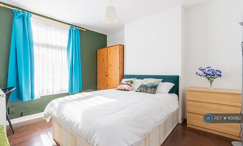5 Bedroom House In W...