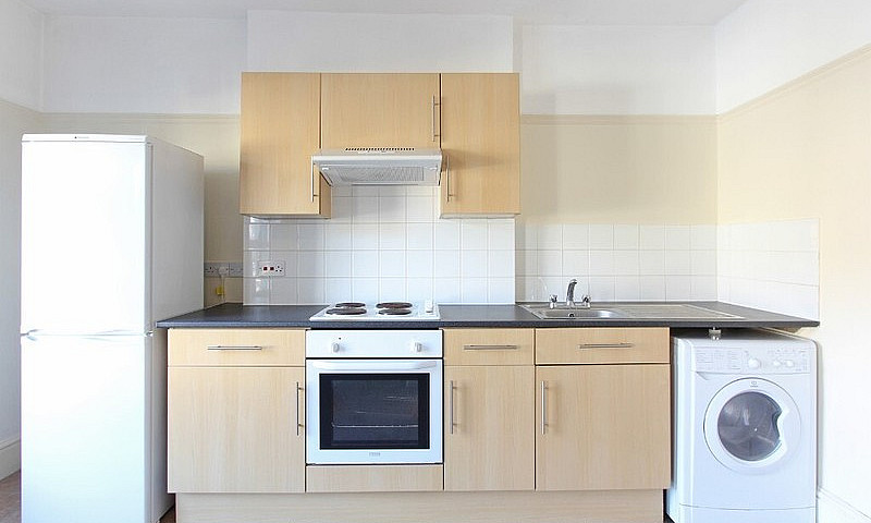 Lovely 1 Bed Flat In...