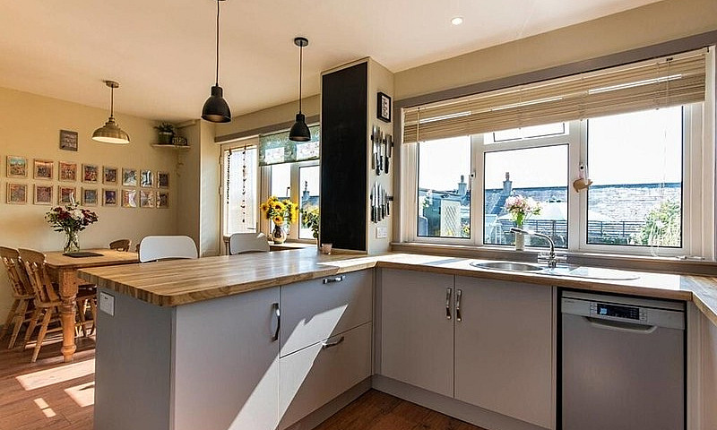 Stunning 2 Bed Famil...