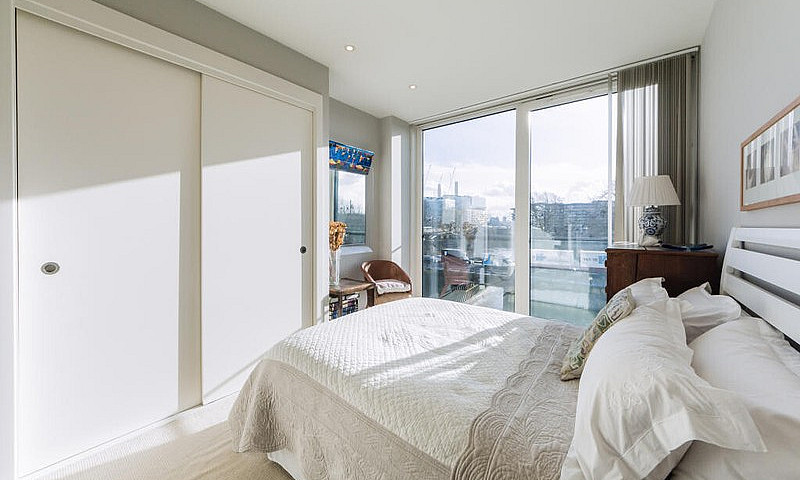 Large 3 Bedroom Flat...