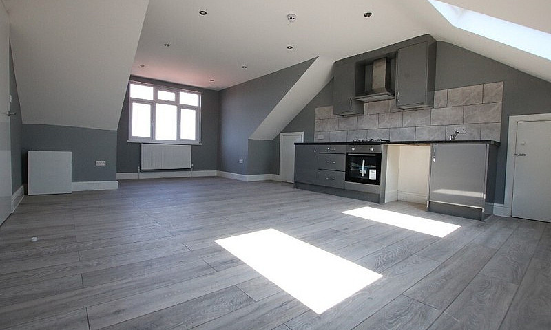 Brand New Spacious 1...