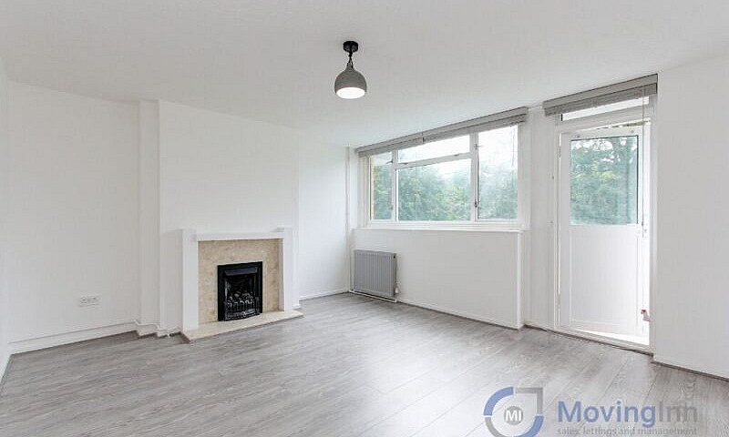 Newly Refurbished Mo...