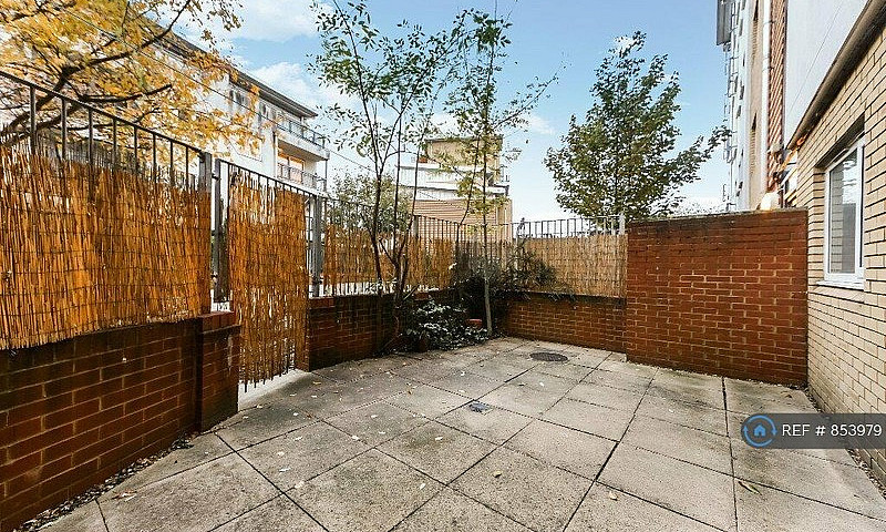 3 Bedroom Flat In Co...
