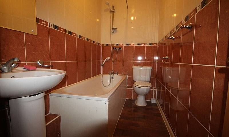 Spacious 2 Double Be...