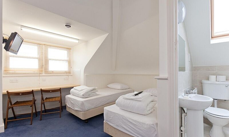 Twin Studios Swiss C...