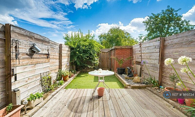 3 Bedroom House In L...