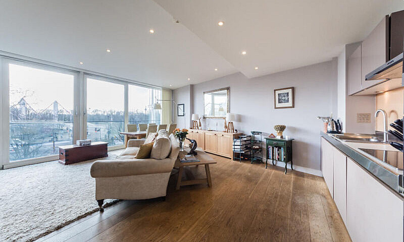 Large 3 Bedroom Flat...
