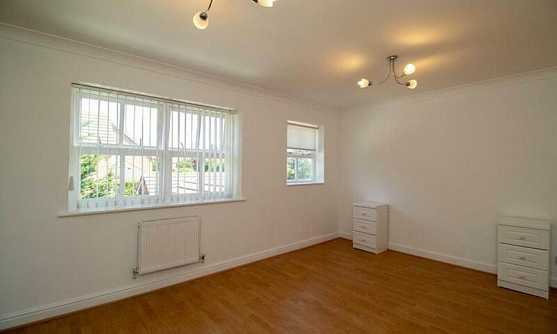 4 Bedroom House In A...