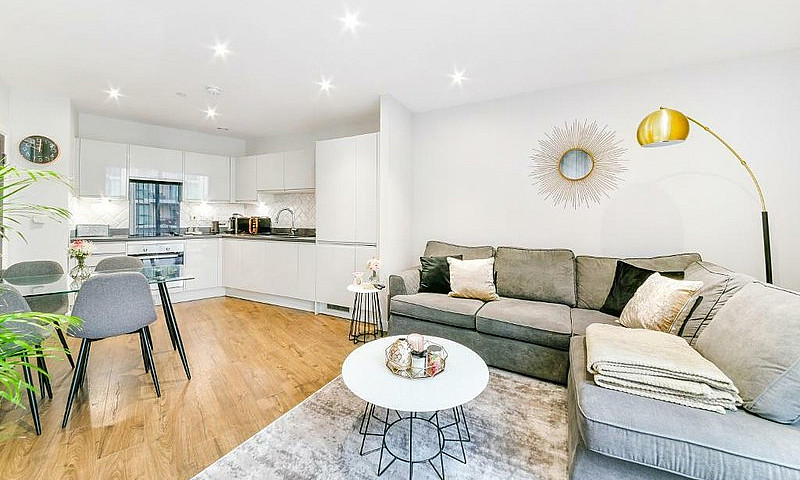 1 Bedroom Flat In Pi...