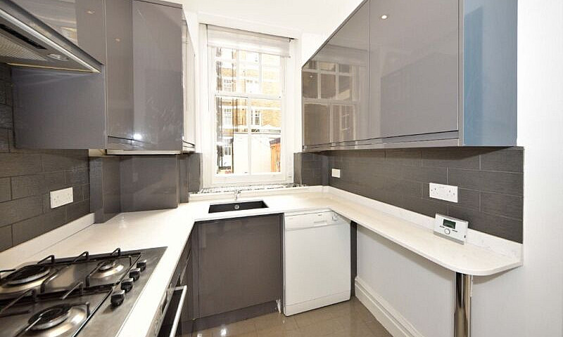 Huge 3 Bedroom Flat ...