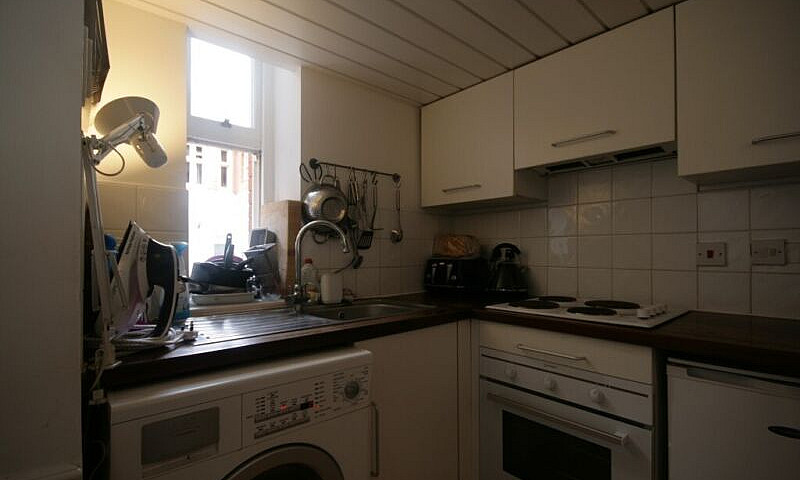 Spacious 1 Bed Flat ...