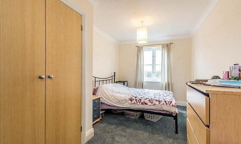 Two Bedroom Flat To ...