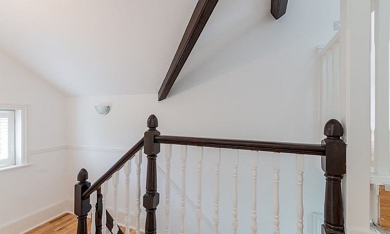 Lovely 2 Bedroom Fla...