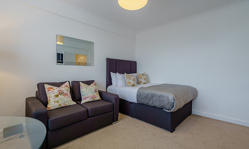 1 Bedroom Flat In Hi...