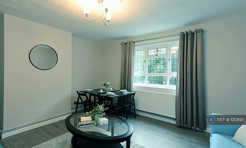 3 Bedroom Flat In We...
