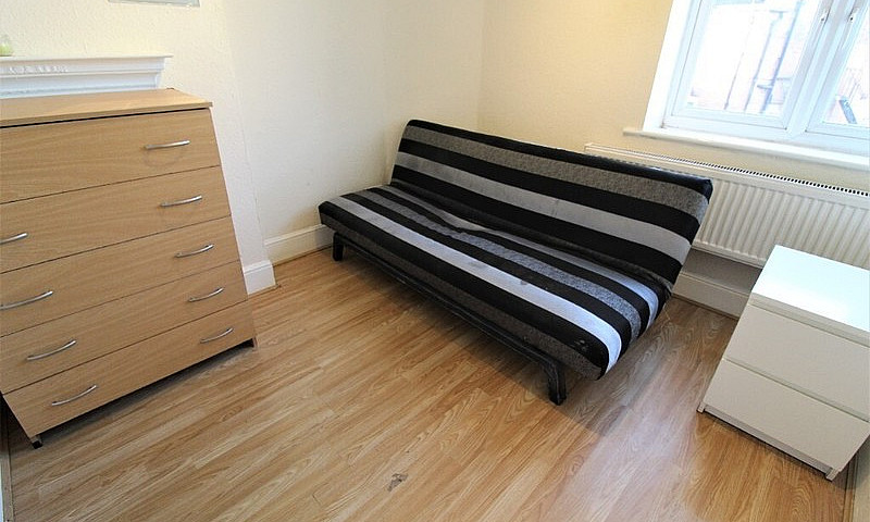 Ideally Located Supe...