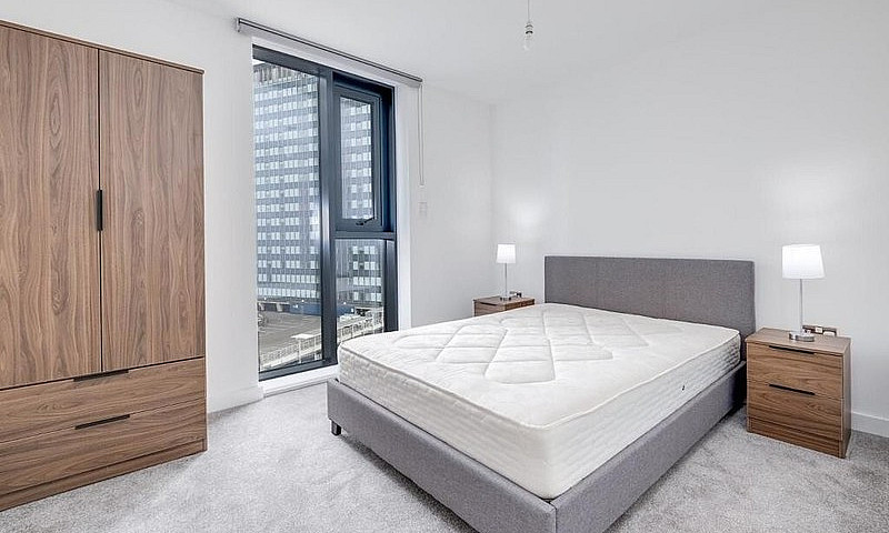 **Luxury 2 Bed 2 Bat...