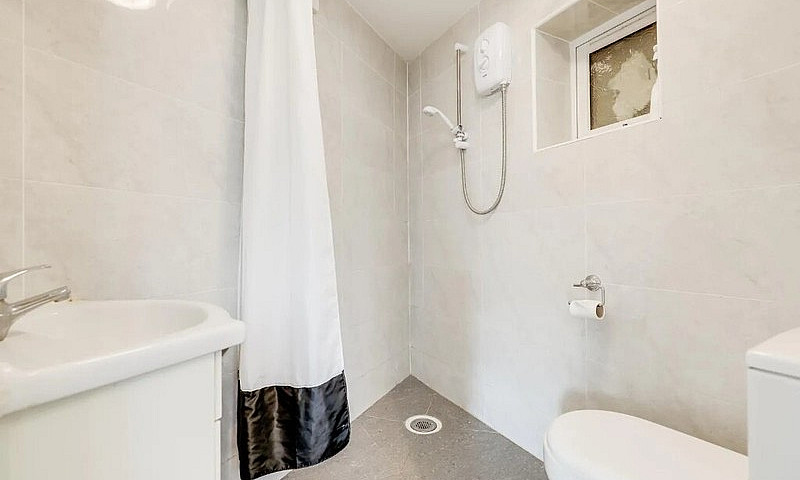 3 Bed House For Rent...