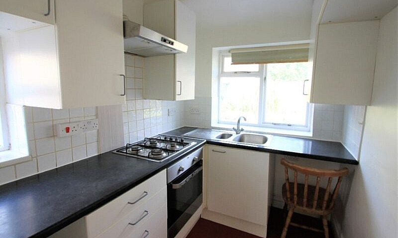 Amazing 2 Bedroom Fl...