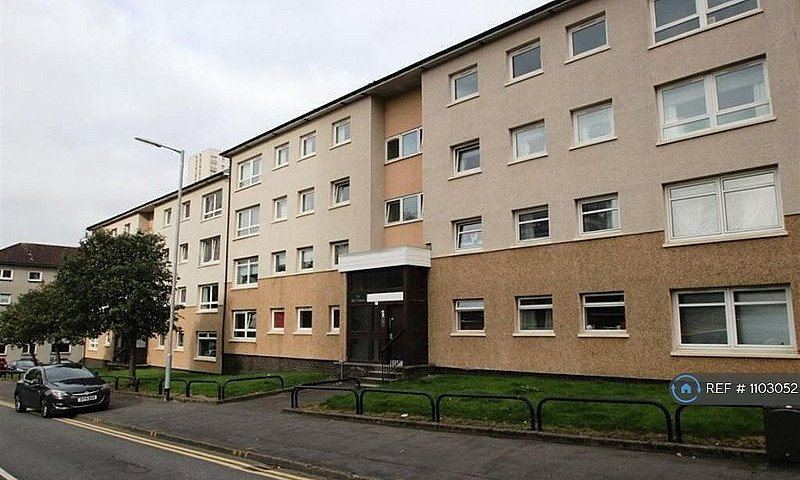 3 Bedroom Flat In **...