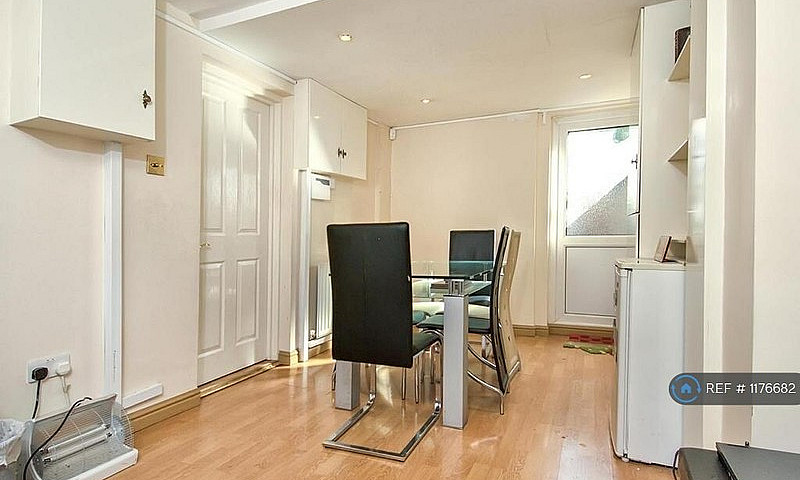 1 Bedroom In Mill Ro...