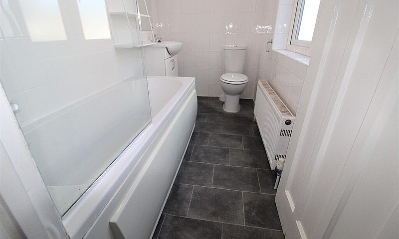Ideally Located Supe...