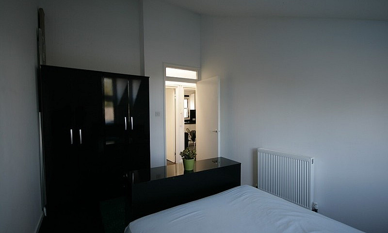 4 Bed In Kennington ...