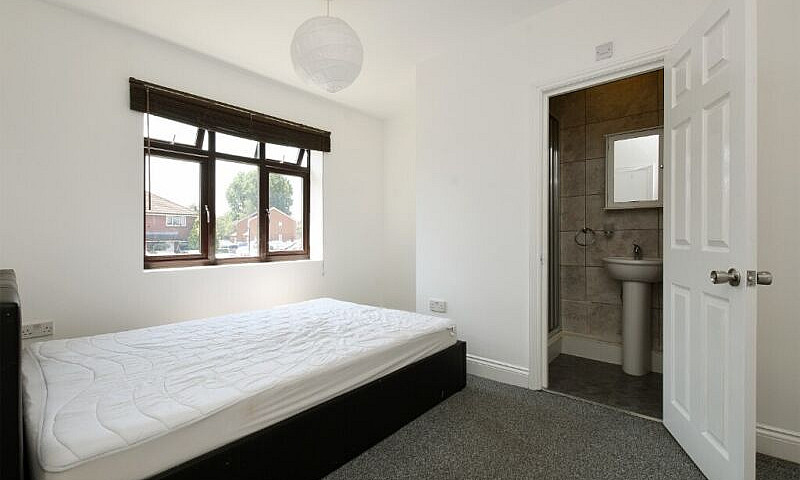 Yes 4 Plus Bedroom B...