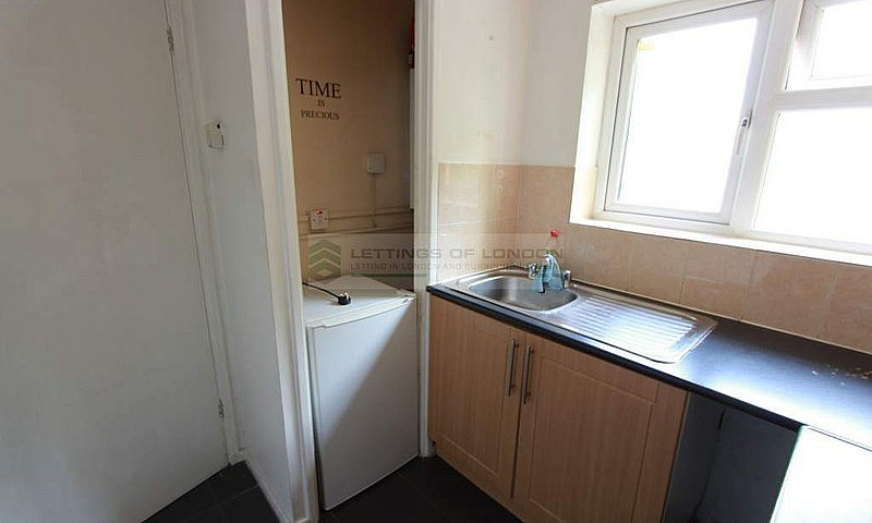 1 Bedroom Flat In Wa...