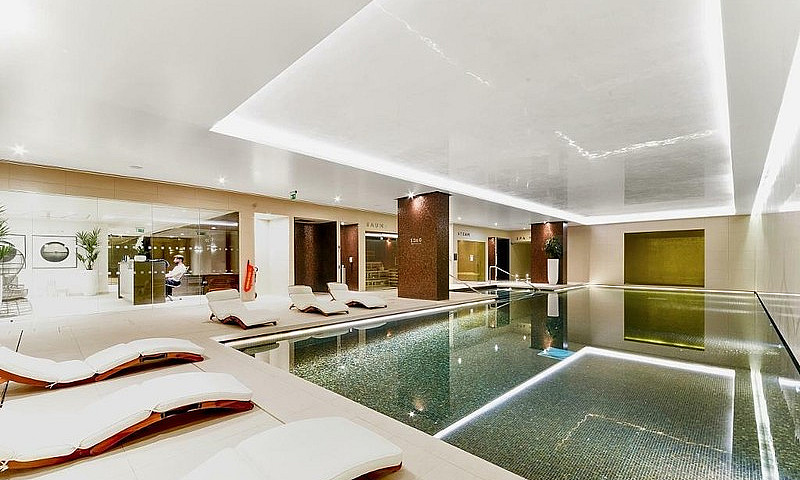 1 Bedroom Flat In St...