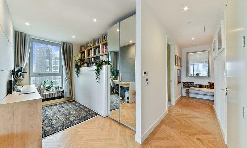 1 Bedroom Flat In Tw...