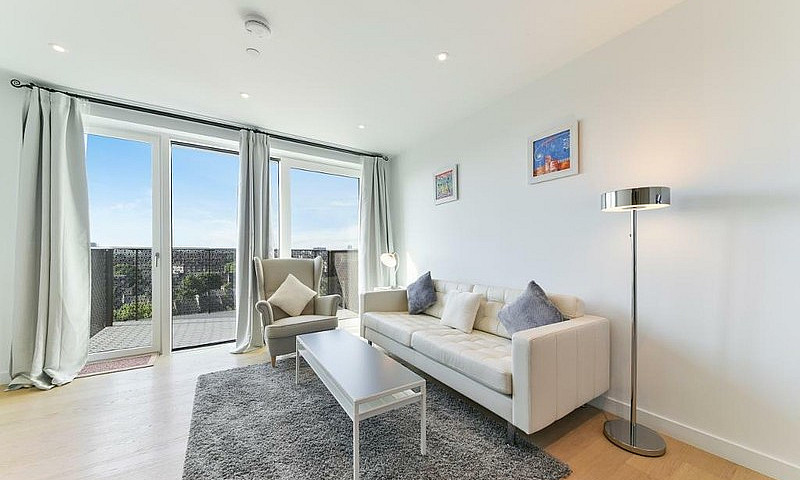 2 Bedroom Flat In Dr...