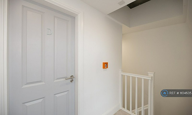 3 Bedroom Flat In We...