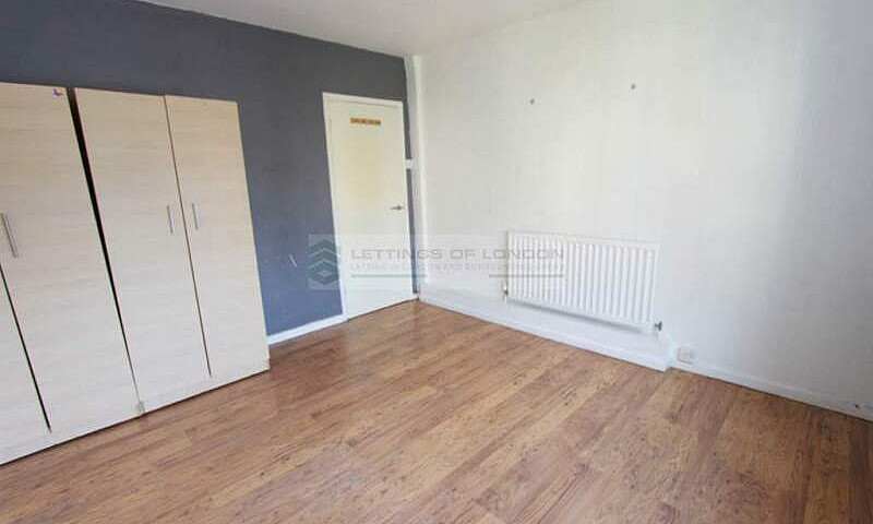 1 Bedroom Flat In Wa...