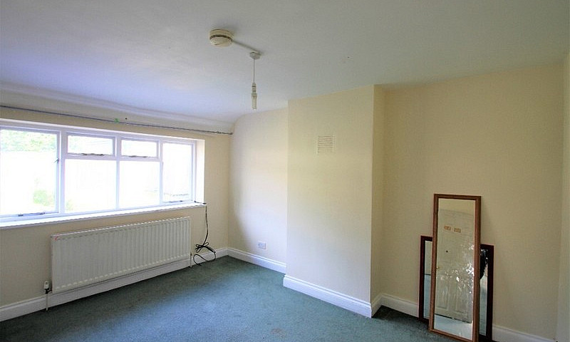 Amazing 2 Bedroom Fl...