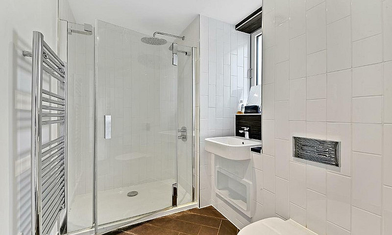 3 Bedroom House In W...