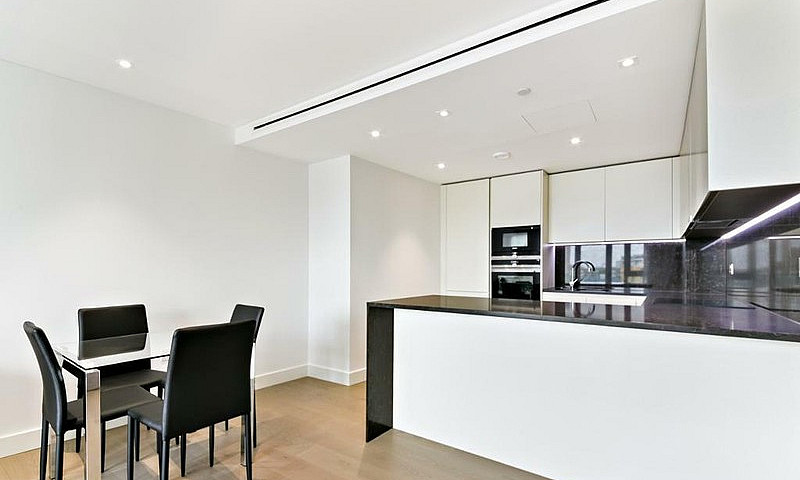 2 Bedroom Flat In Ad...