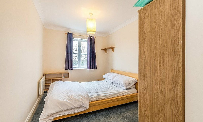 Two Bedroom Flat To ...