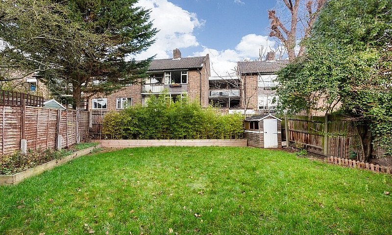 Excusive 4 Bedroom/2...