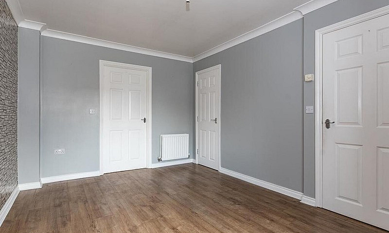 3 Bed Property For R...