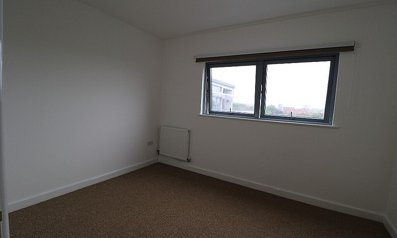 Two Bedroom Flat In ...