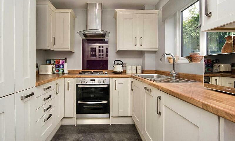 2 Bedroom House In C...