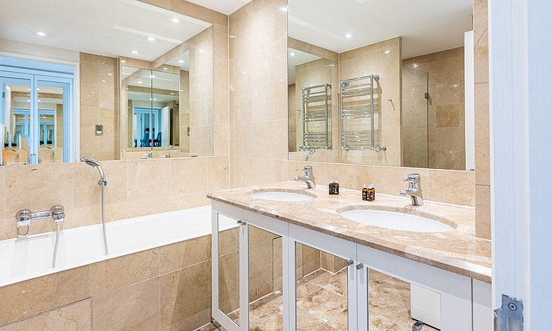 2 Bedroom Flat In We...